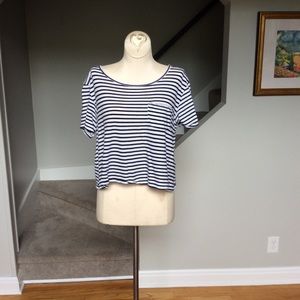 Cropped patch pocket T shirt